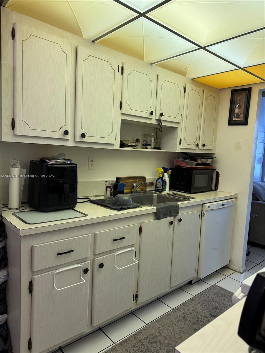 CYPRESS CHASE CONDO NO 7 - Residential