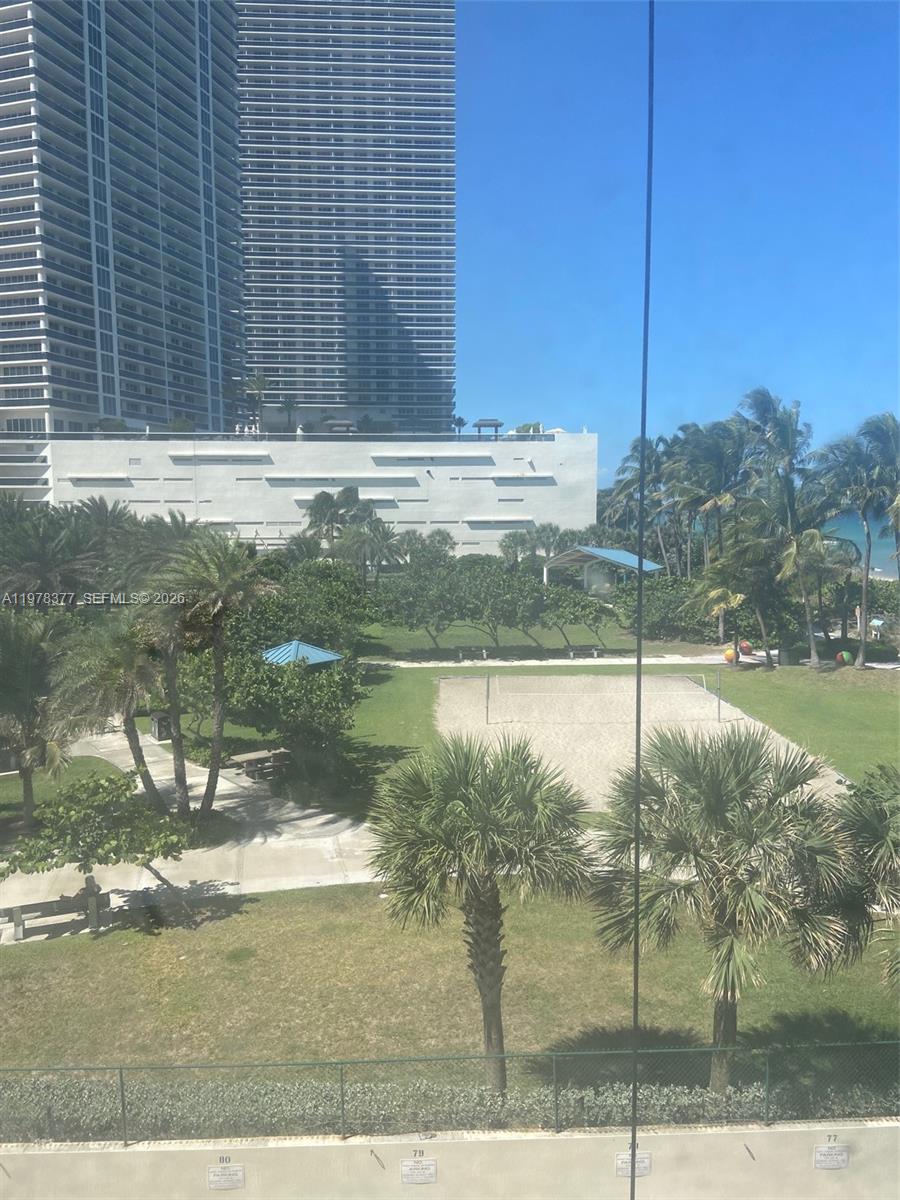 LA MER ESTATES EAST CONDO - Residential Lease