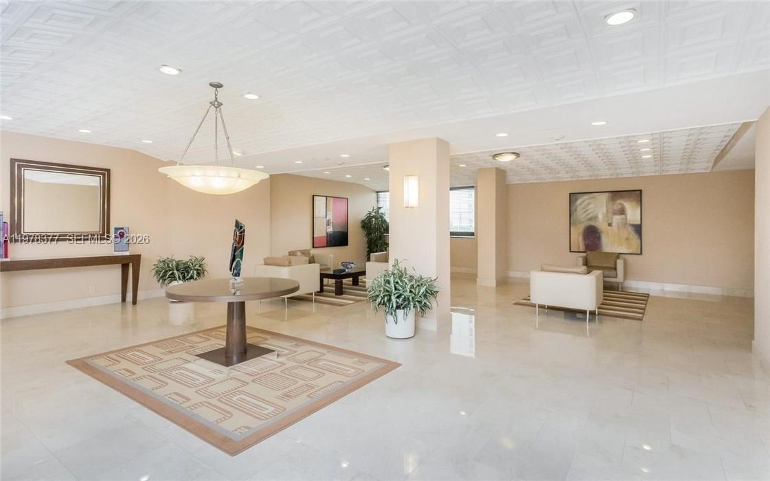 LA MER ESTATES EAST CONDO - Residential Lease