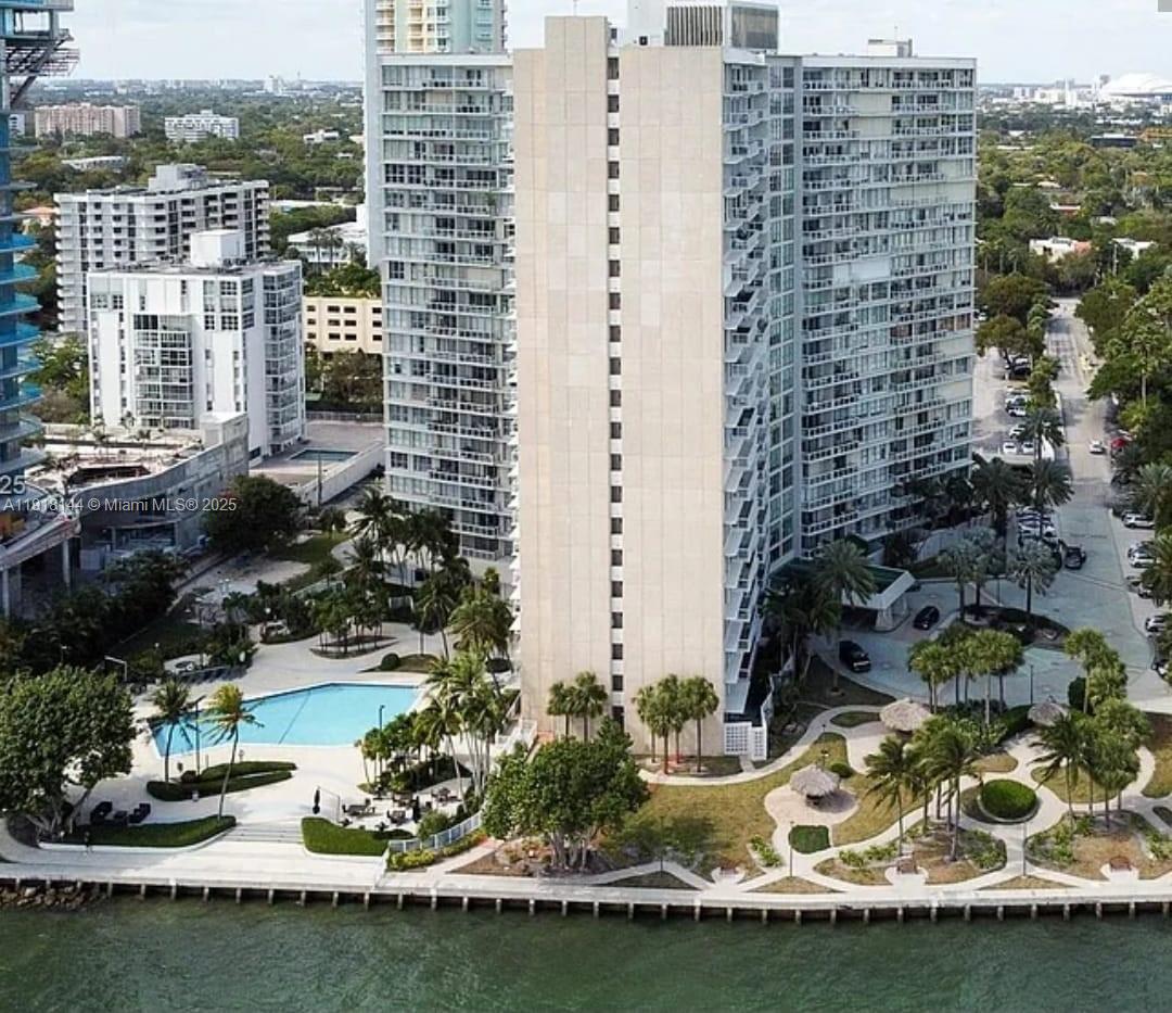 BRICKELL TOWNHOUSE CONDO - Residential