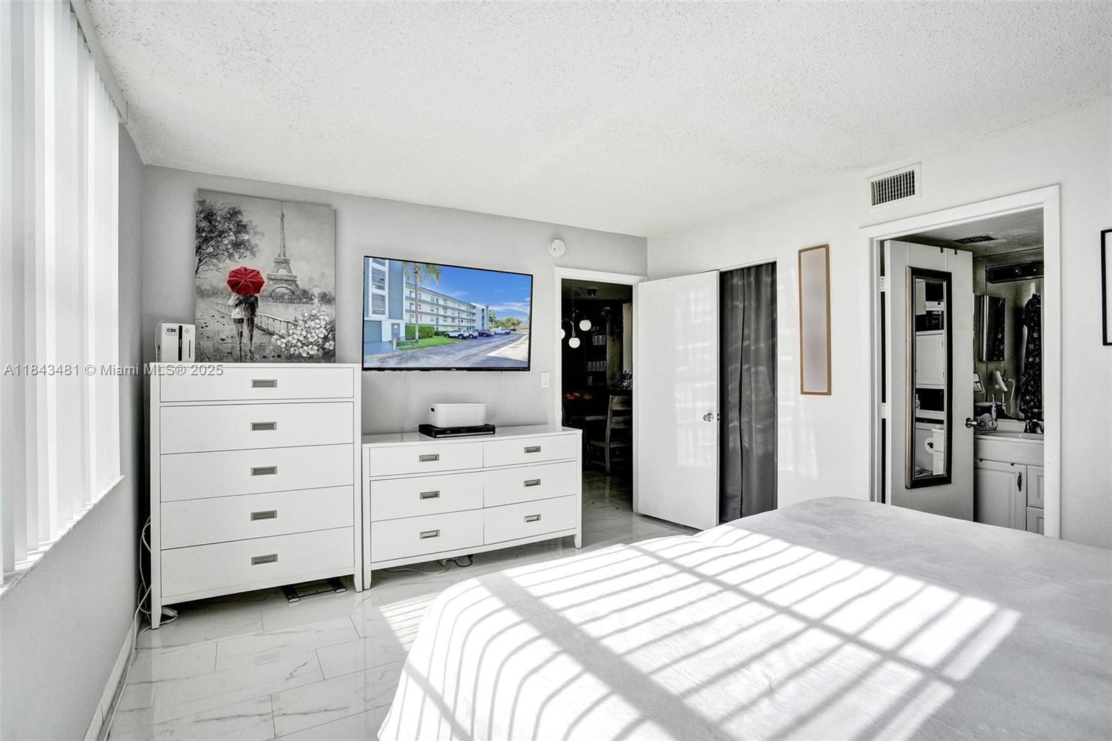 9 OF PALM SPRINGS 2 CONDO - Residential