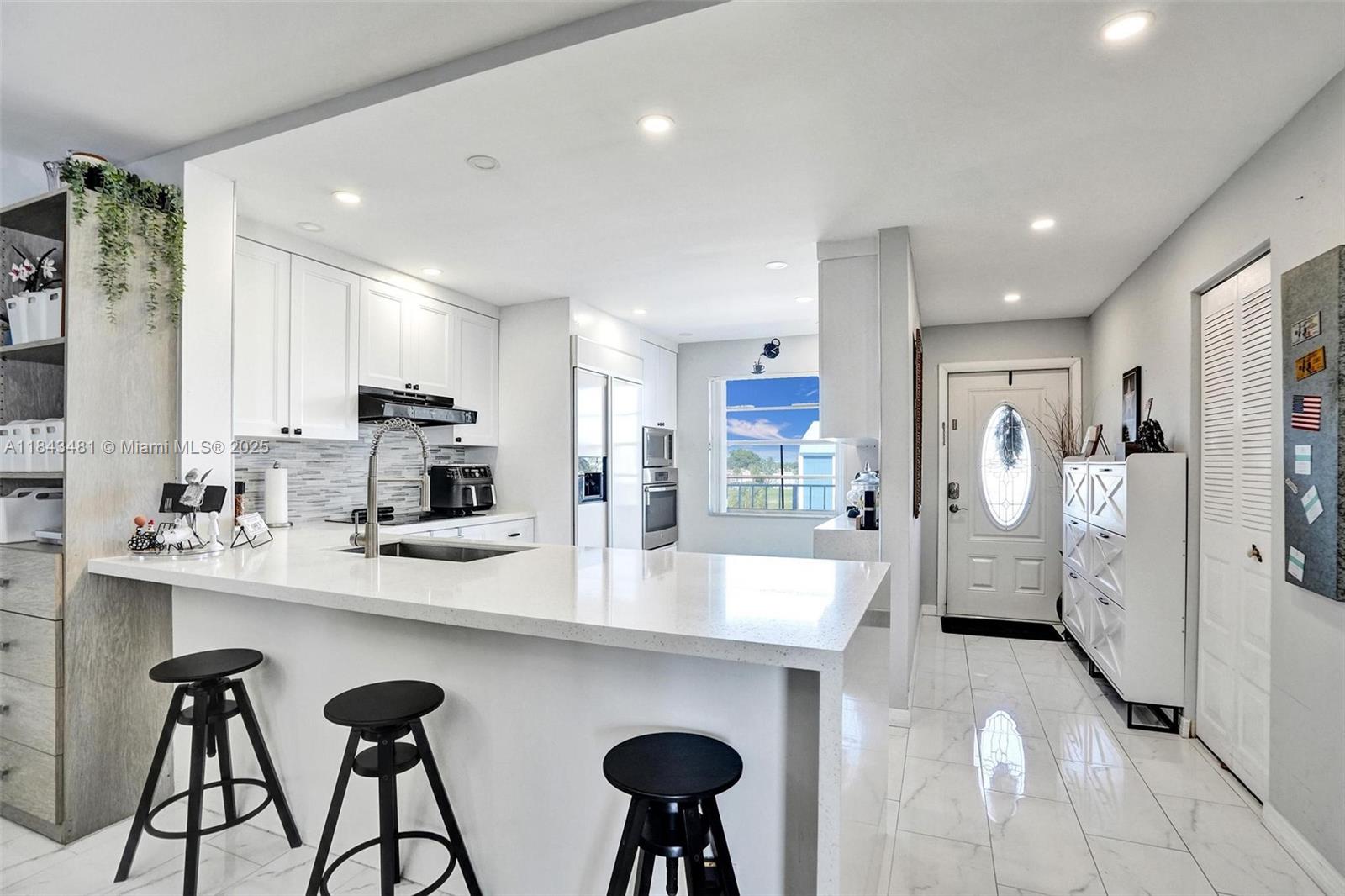 9 OF PALM SPRINGS 2 CONDO - Residential