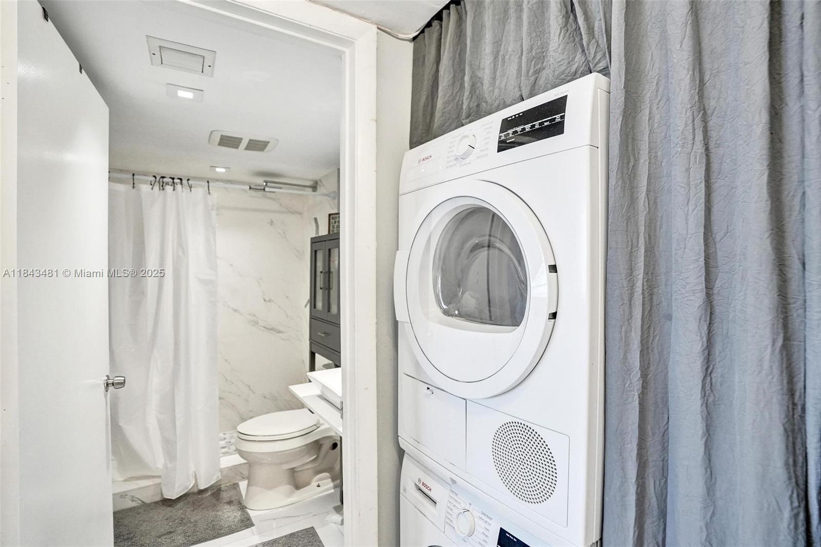 9 OF PALM SPRINGS 2 CONDO - Residential