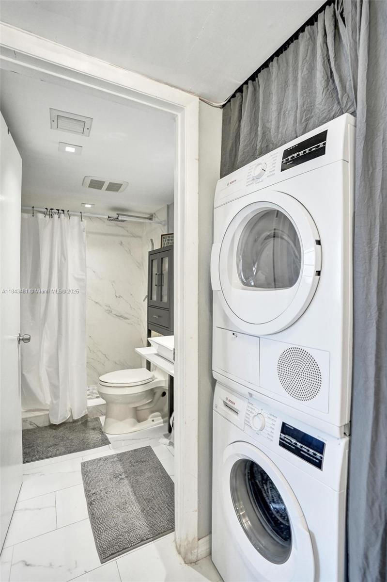 9 OF PALM SPRINGS 2 CONDO - Residential