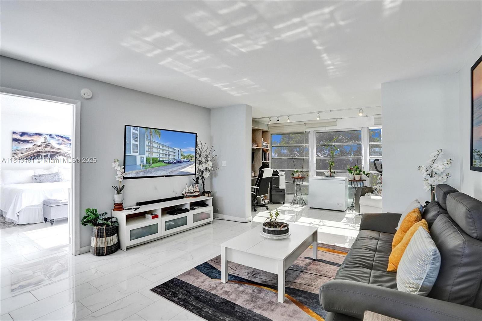 9 OF PALM SPRINGS 2 CONDO - Residential