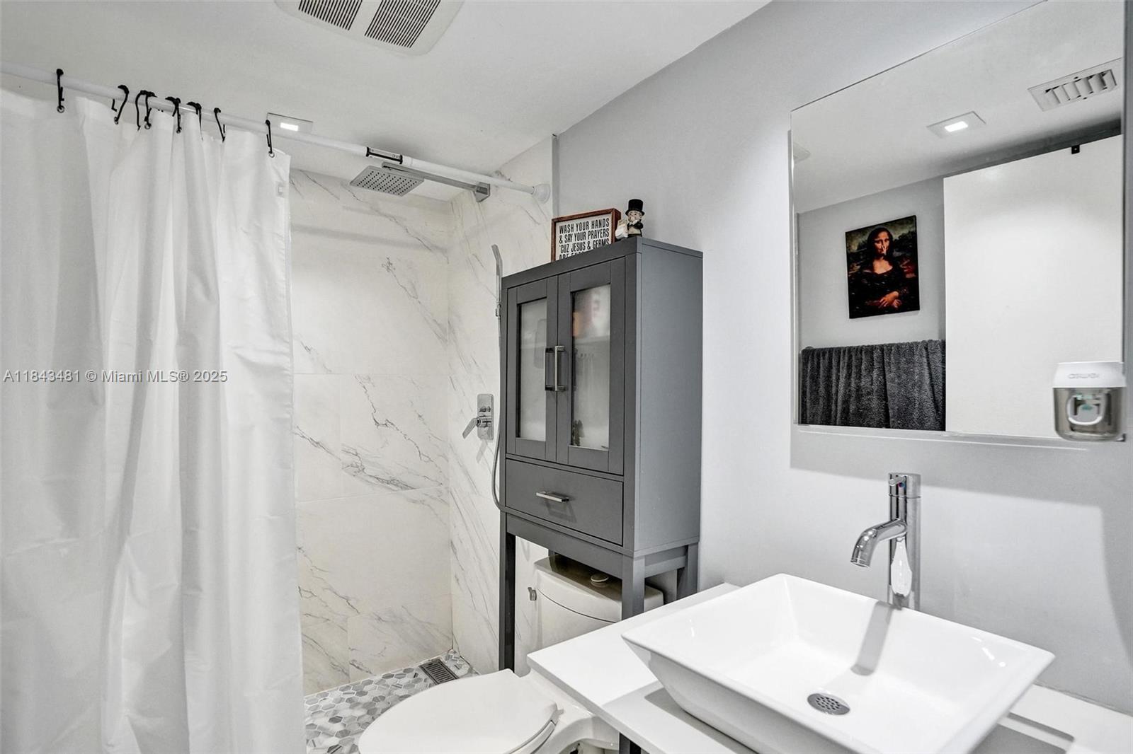 9 OF PALM SPRINGS 2 CONDO - Residential