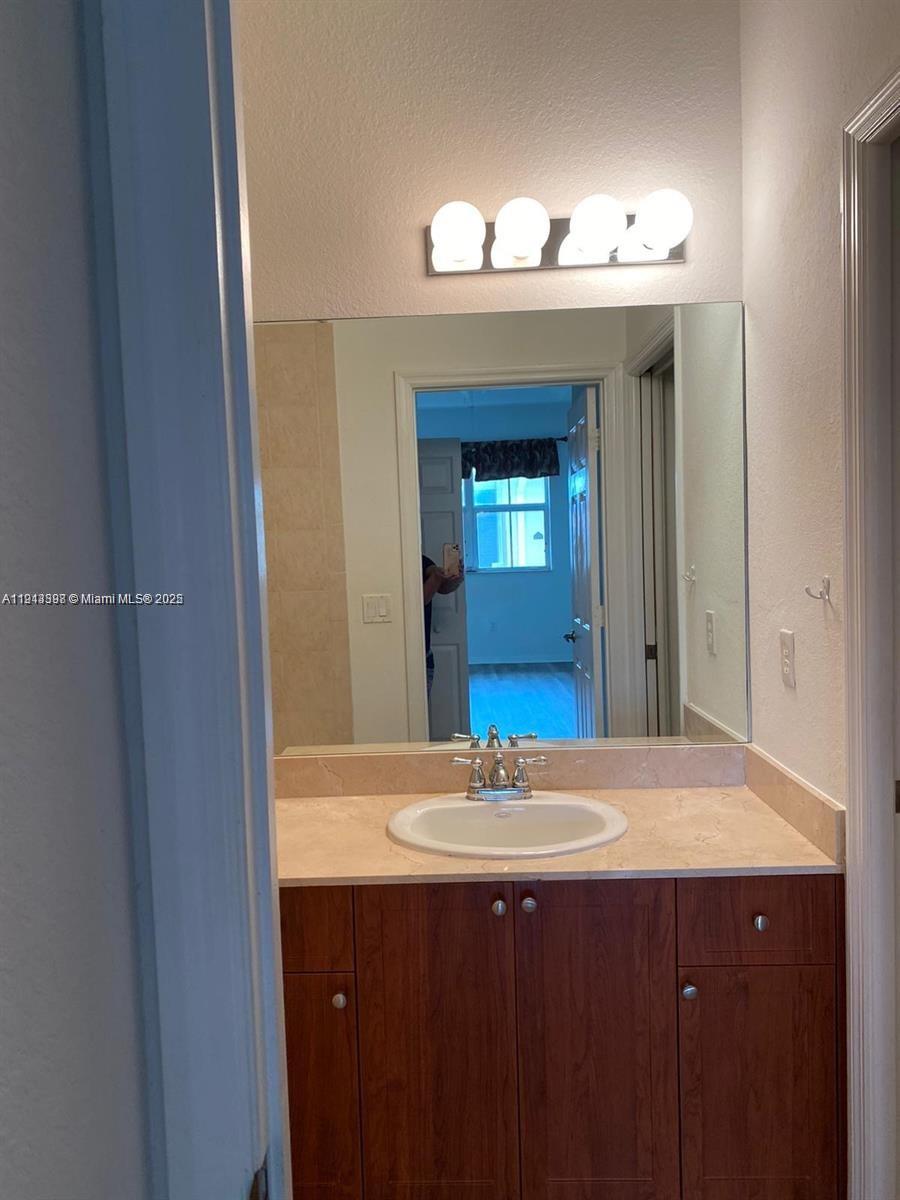 CORONADO AT DORAL I CONDO - Residential Lease