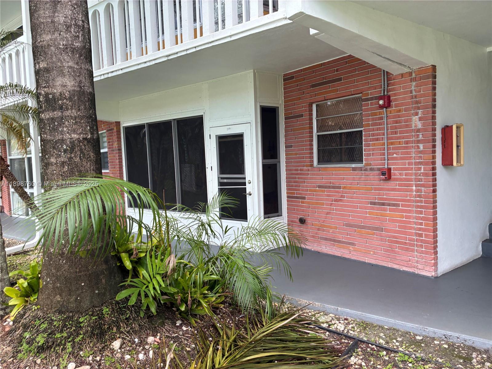 ELDORADO COUNTRY CLUB TOW - Residential Lease