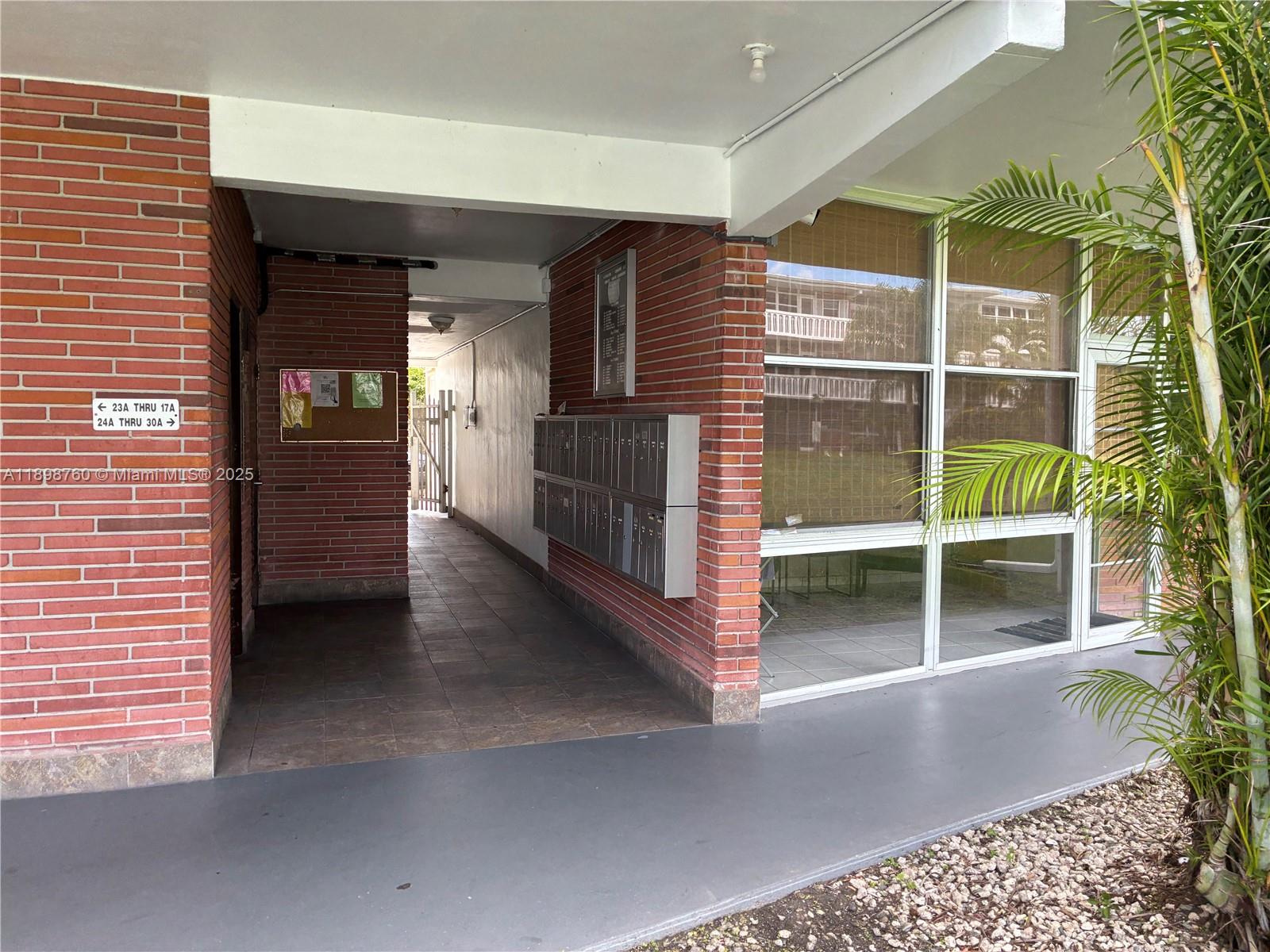 ELDORADO COUNTRY CLUB TOW - Residential Lease