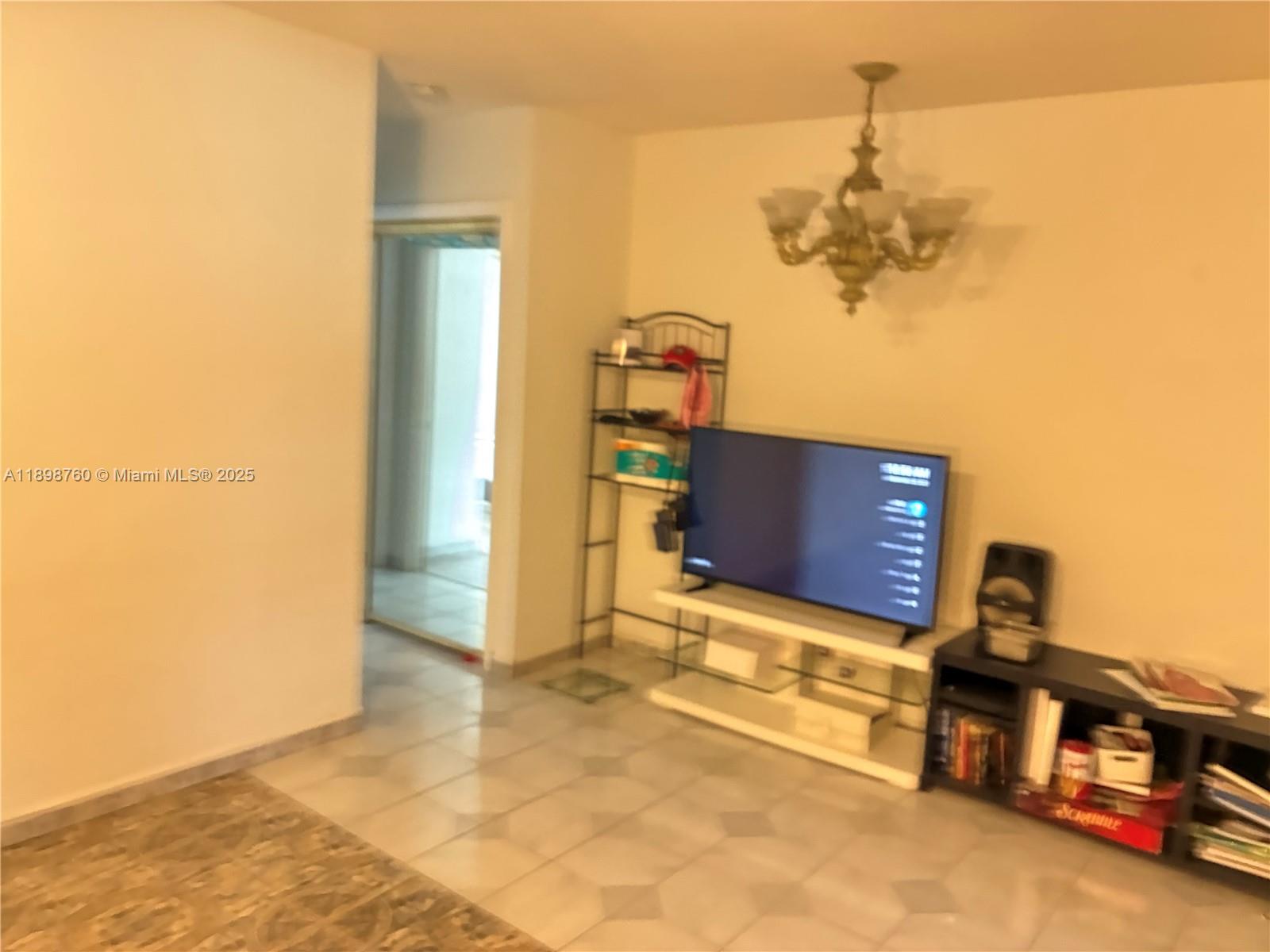 ELDORADO COUNTRY CLUB TOW - Residential Lease