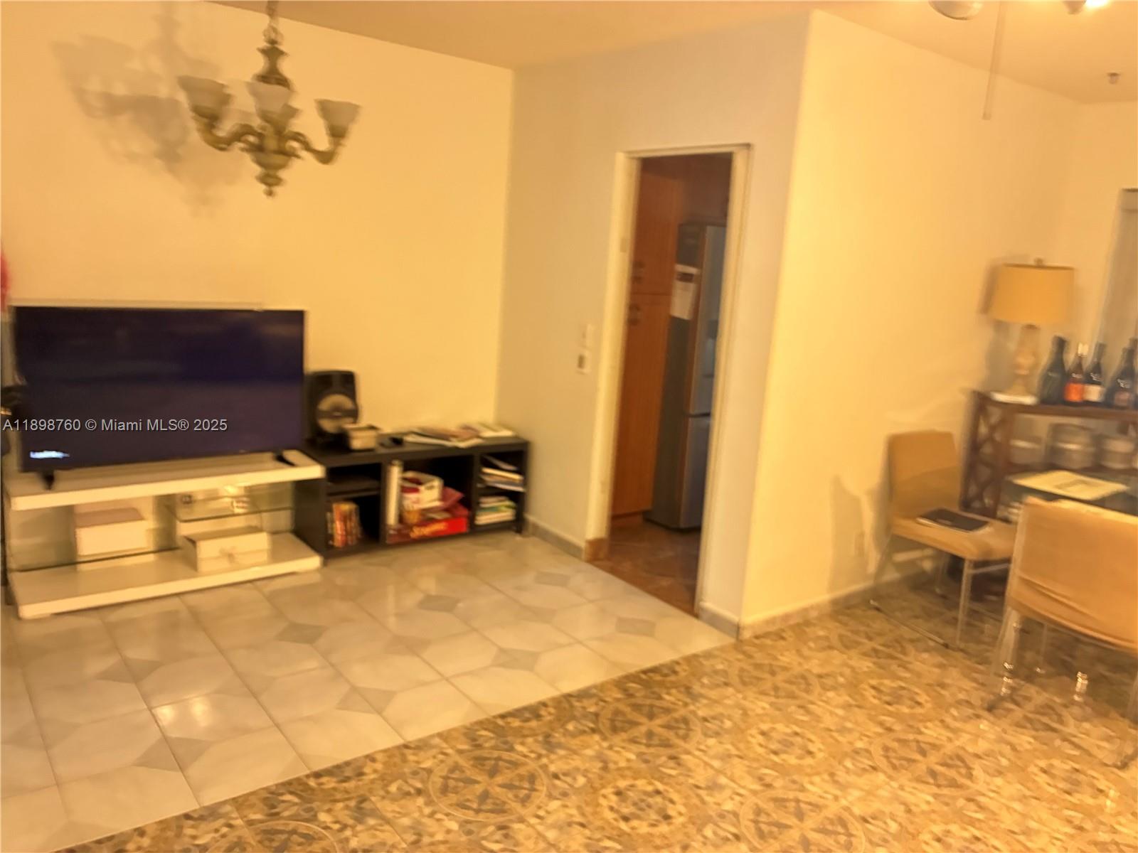 ELDORADO COUNTRY CLUB TOW - Residential Lease