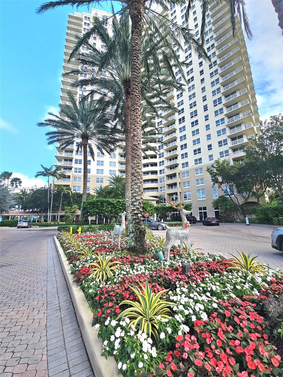 Rental Property at 19501 W Country Club Dr 1805, Aventura, Miami-Dade County, Florida - Bedrooms: 2 
Bathrooms: 2  - $2,845 MO.