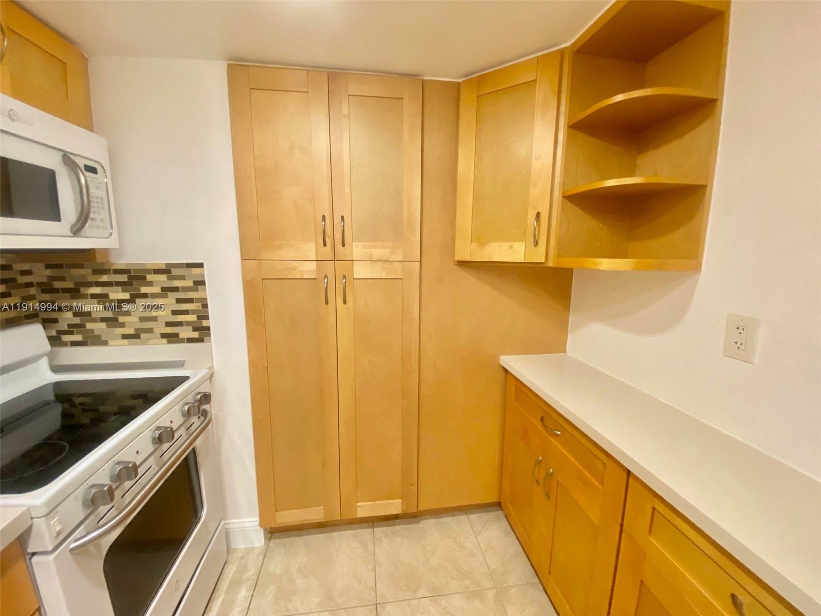 BRENTWOOD WEST TOWNHOUSES - Residential Lease