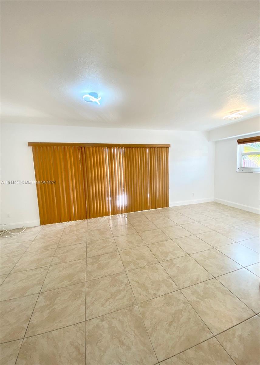 BRENTWOOD WEST TOWNHOUSES - Residential Lease