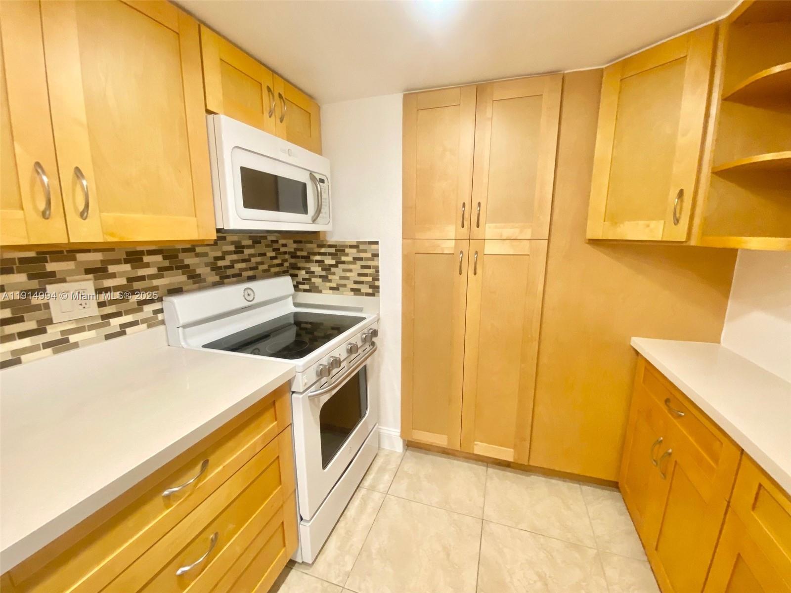 BRENTWOOD WEST TOWNHOUSES - Residential Lease