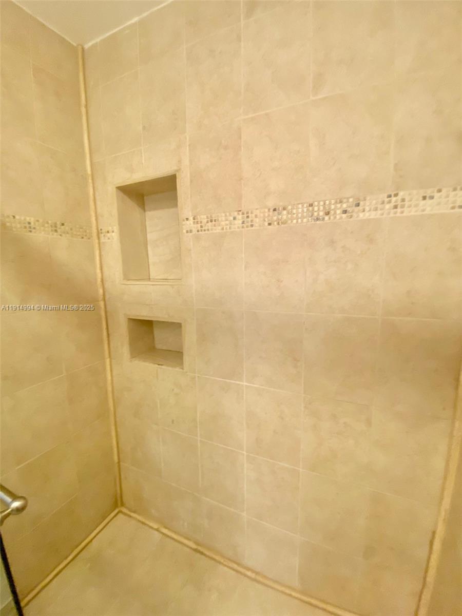 BRENTWOOD WEST TOWNHOUSES - Residential Lease