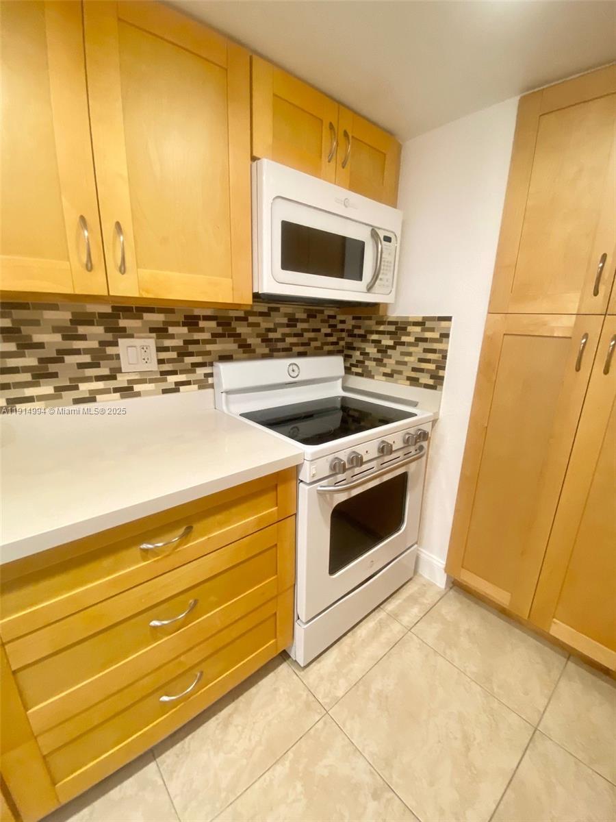 BRENTWOOD WEST TOWNHOUSES - Residential Lease