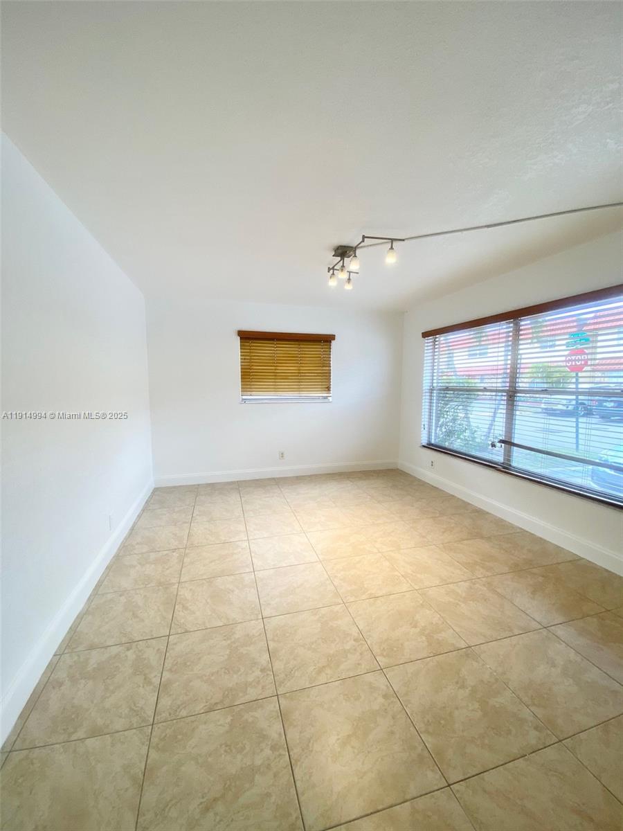 BRENTWOOD WEST TOWNHOUSES - Residential Lease