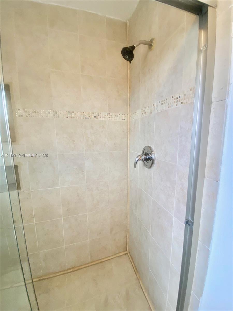 BRENTWOOD WEST TOWNHOUSES - Residential Lease