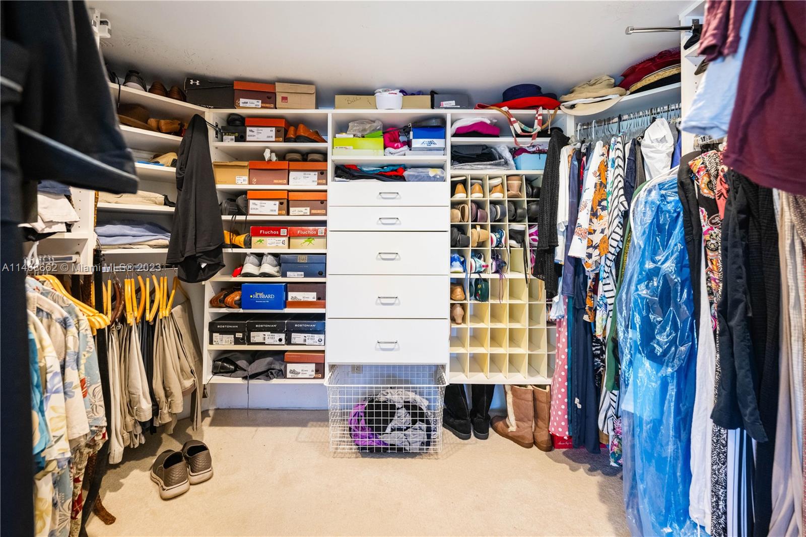 LAUDER GATE ISLES - Residential