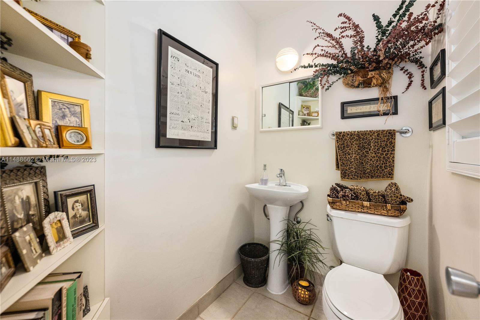 LAUDER GATE ISLES - Residential