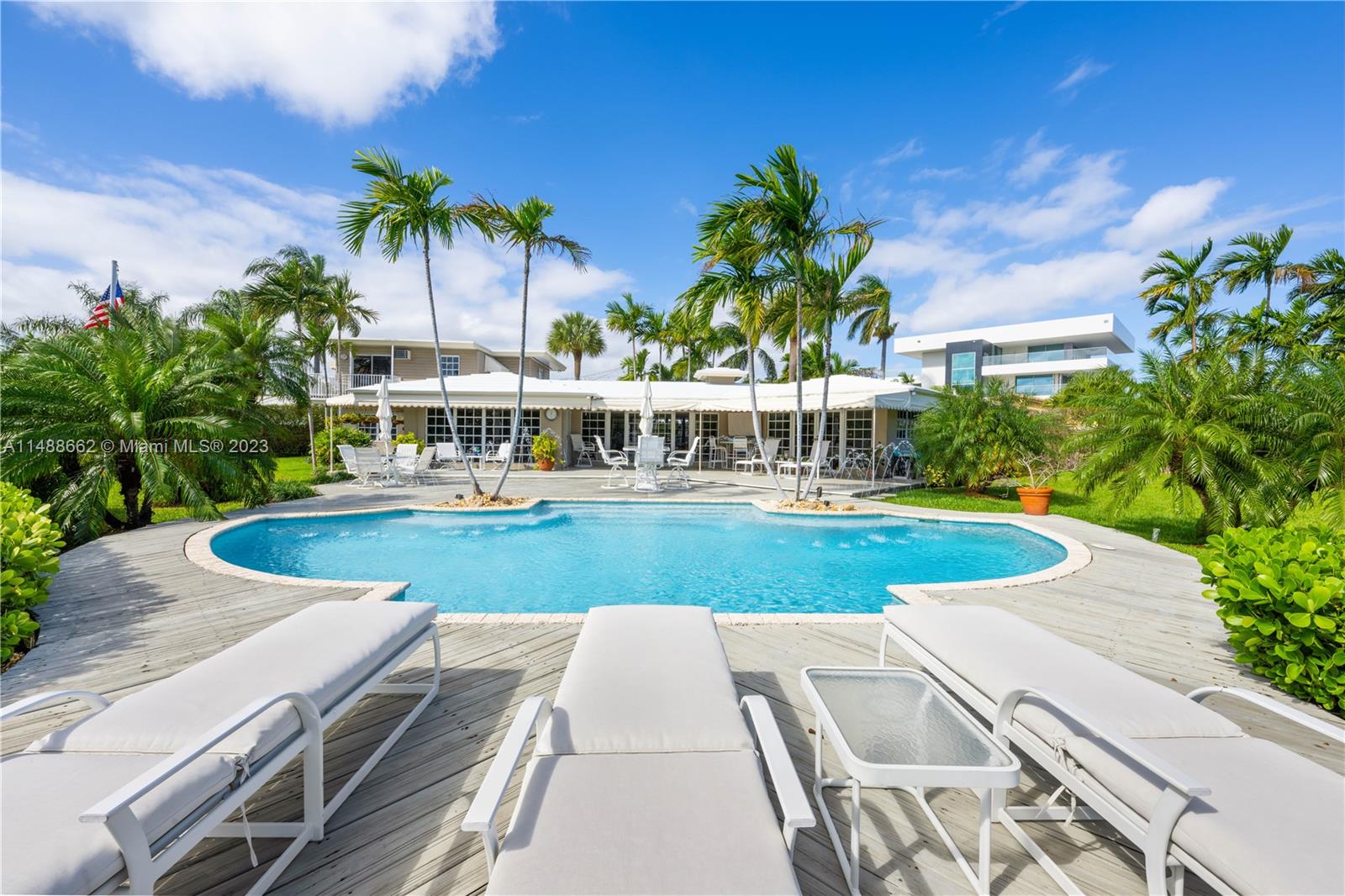 LAUDER GATE ISLES - Residential