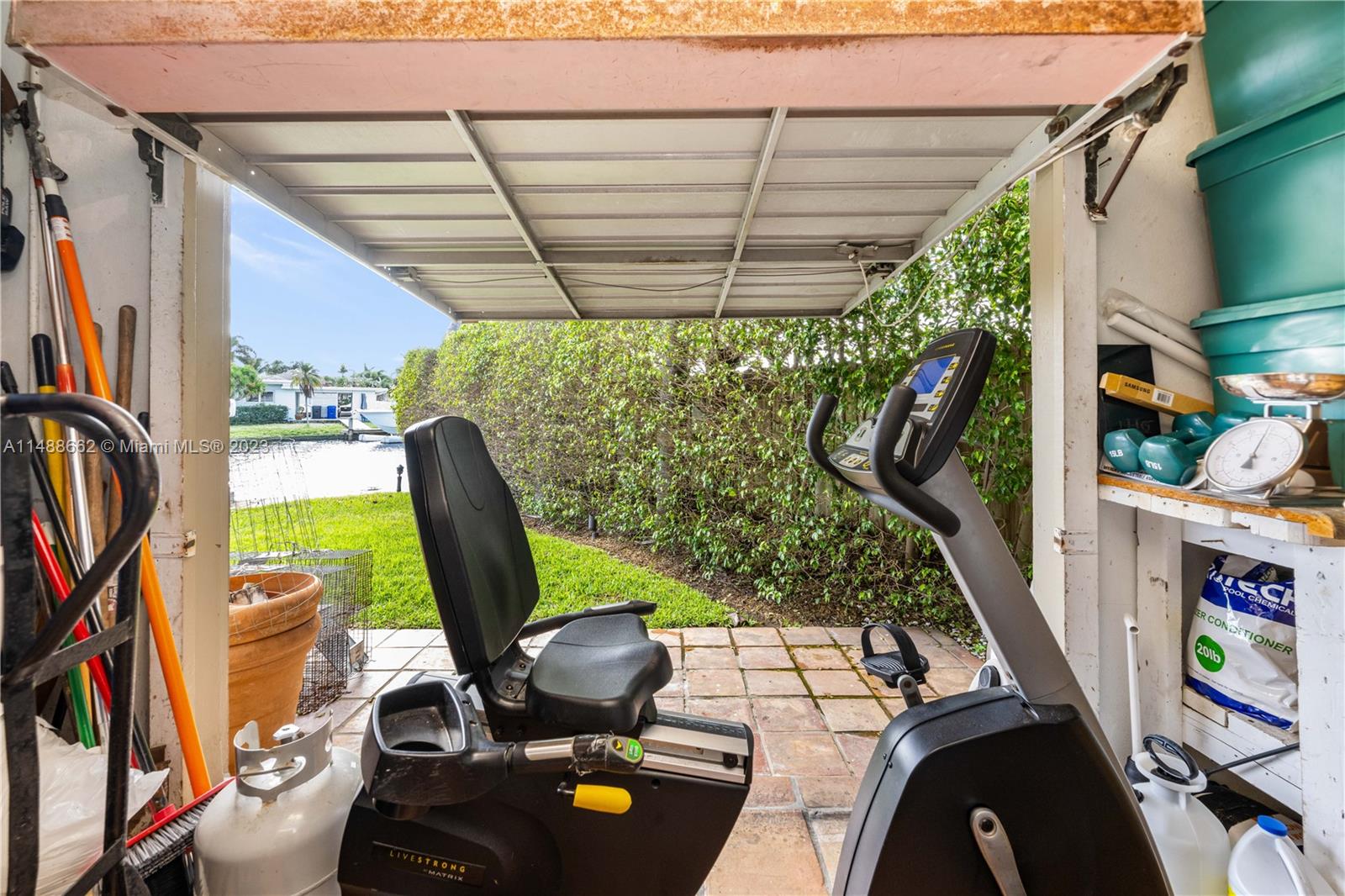 LAUDER GATE ISLES - Residential