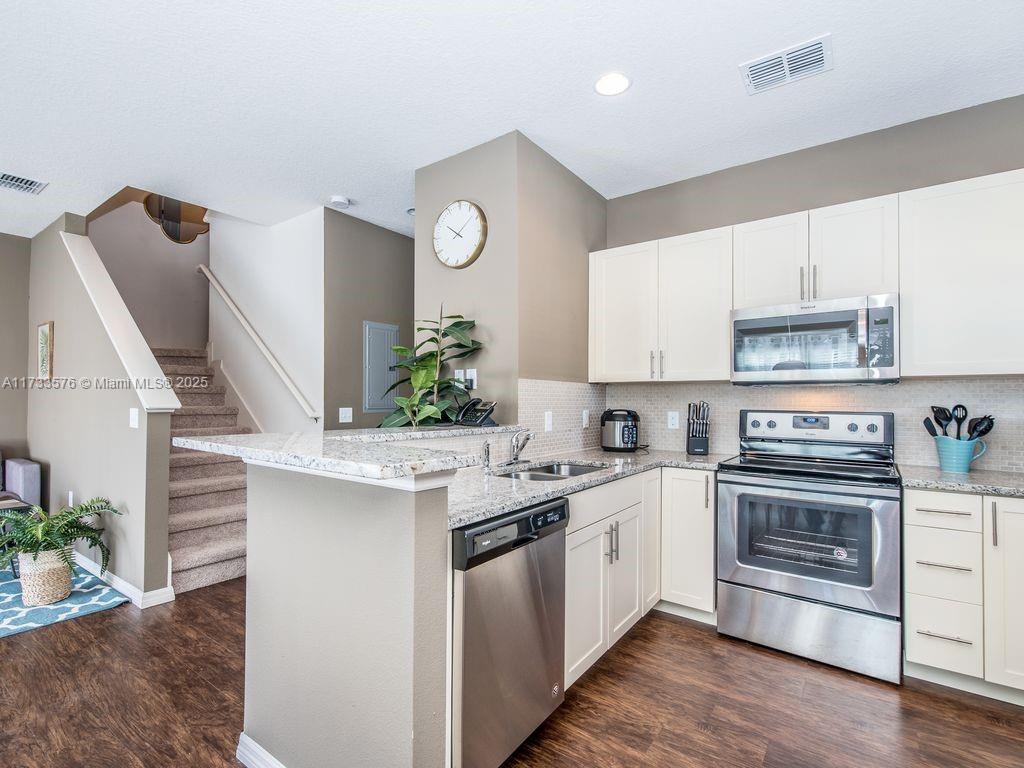 WEST LUCAYA VILLAGE PB 25 - Residential