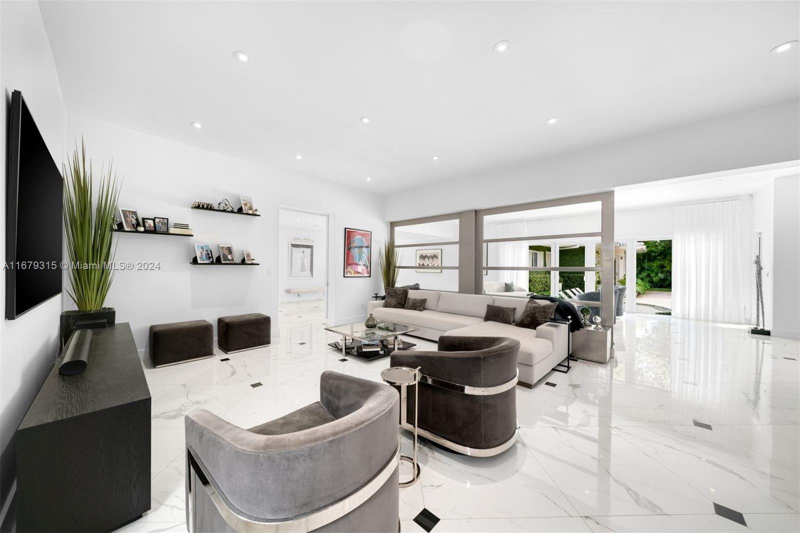 NAUTILUS EXTENSION 3RD - Residential
