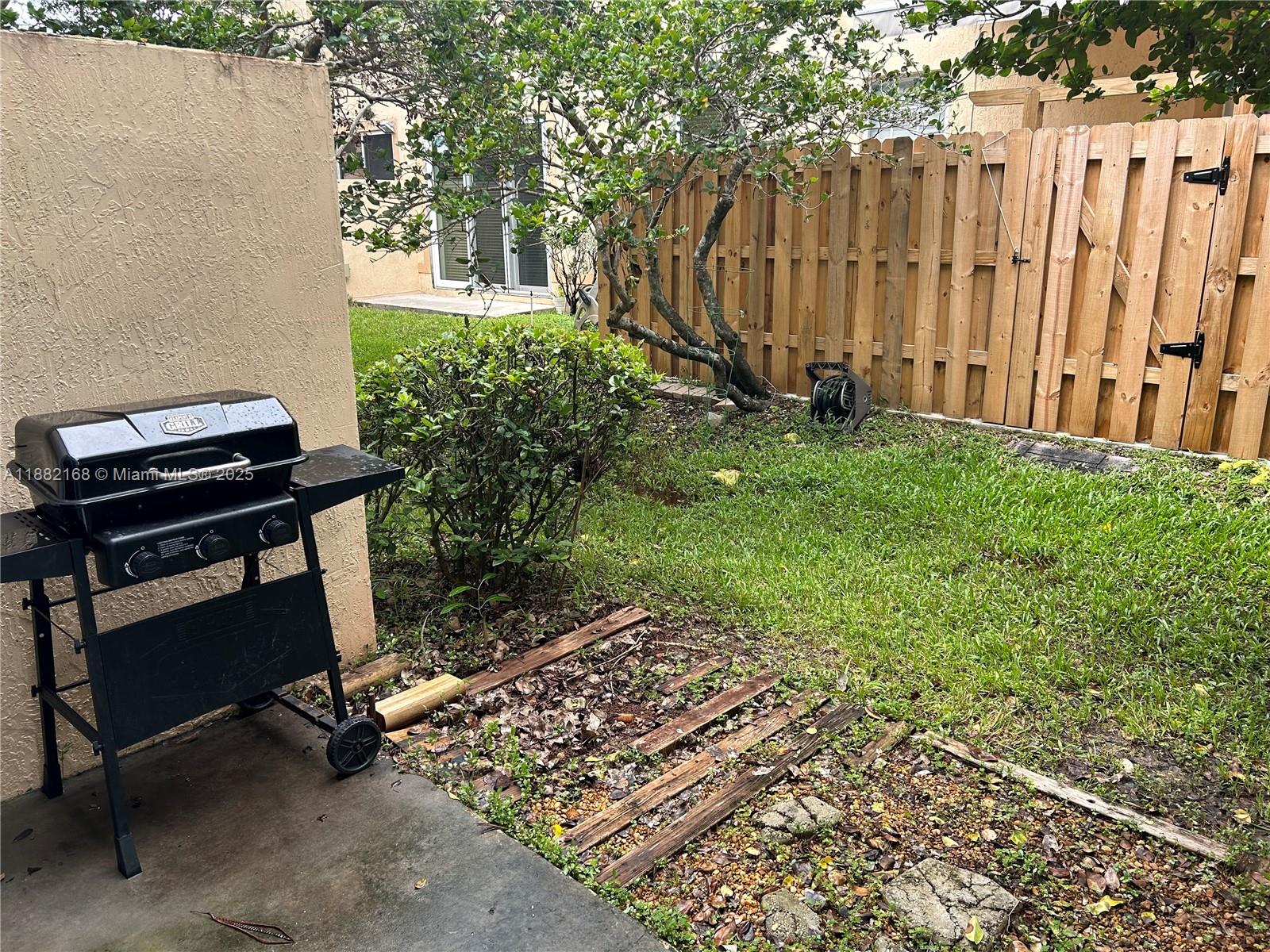 PEMBROKE ISLES V - Residential Lease