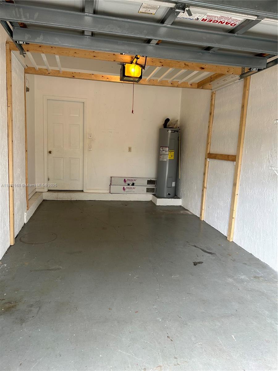 PEMBROKE ISLES V - Residential Lease