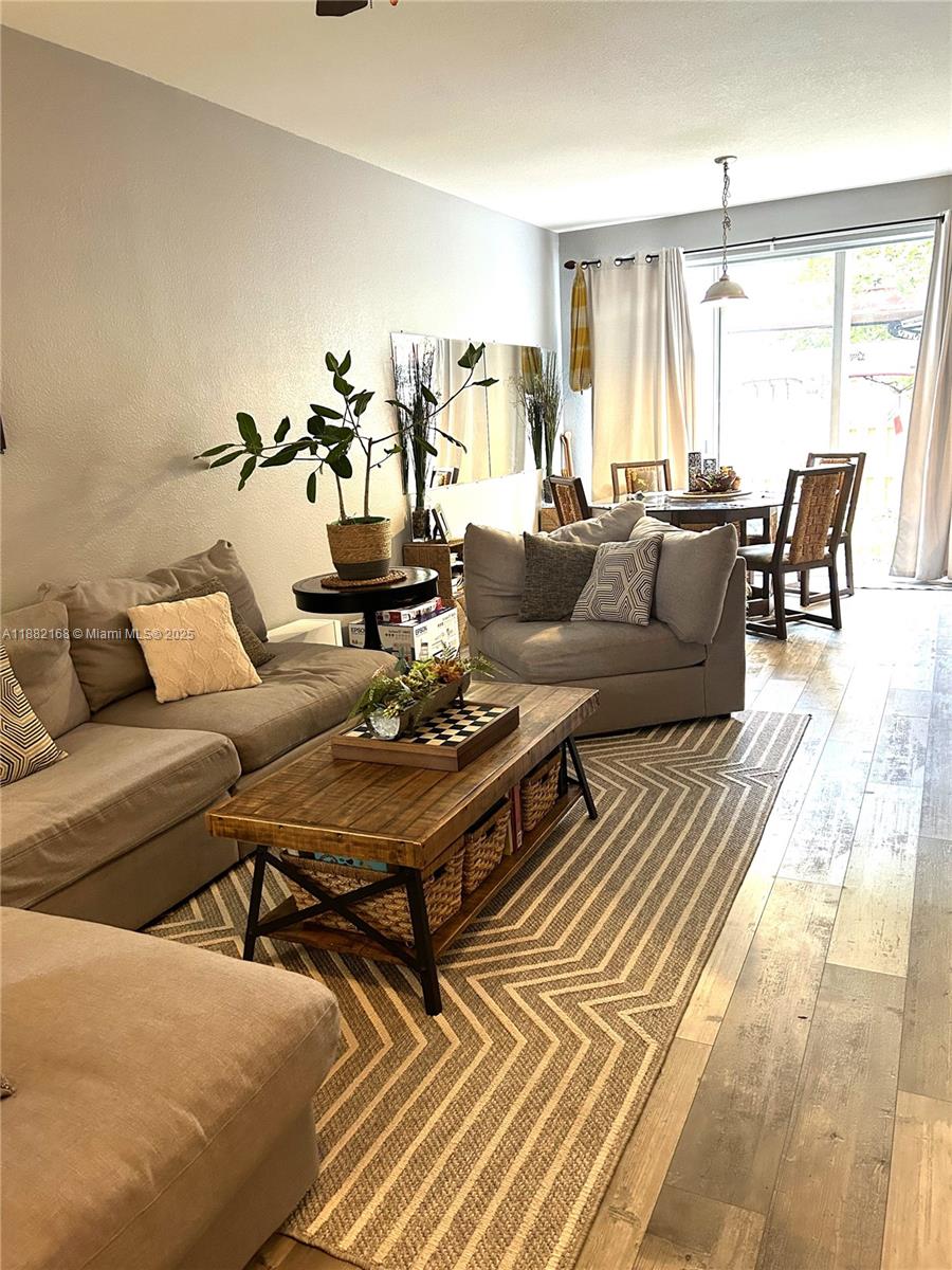 PEMBROKE ISLES V - Residential Lease