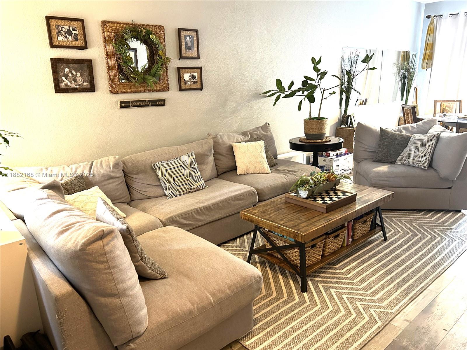 PEMBROKE ISLES V - Residential Lease