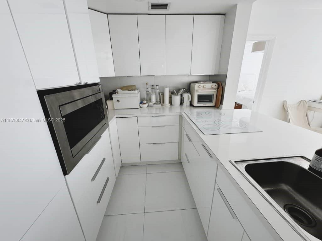 THE DRAKE CONDO - Residential