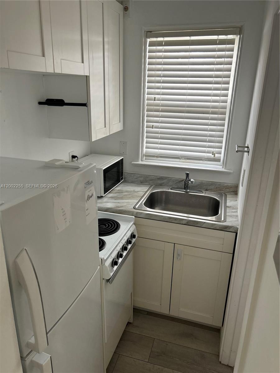 RESUB BLKS 13 & 14 IDLEWY - Residential Lease