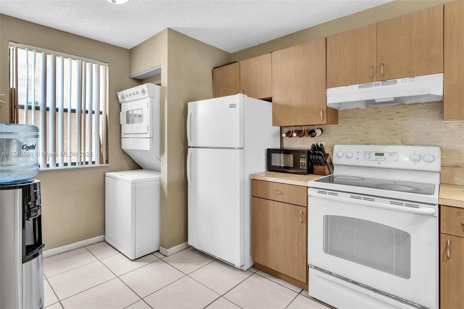 2531 NW 56th Ave 3-18
