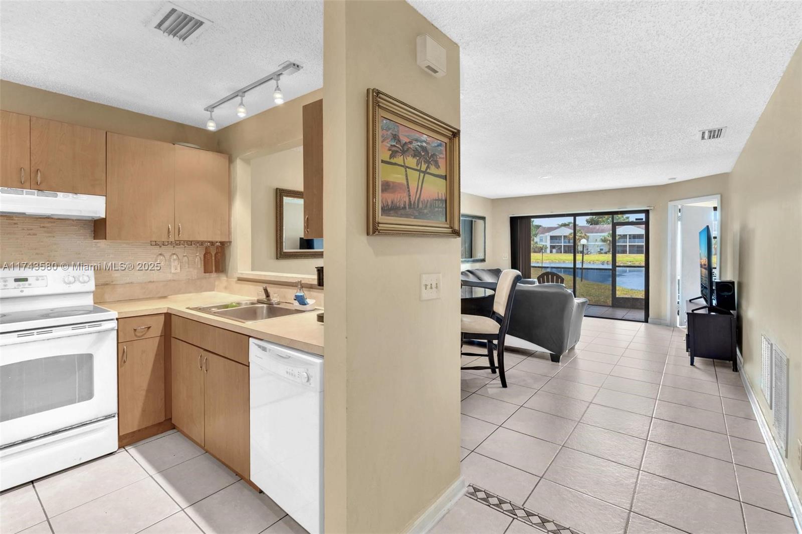 2531 NW 56th Ave 3-18