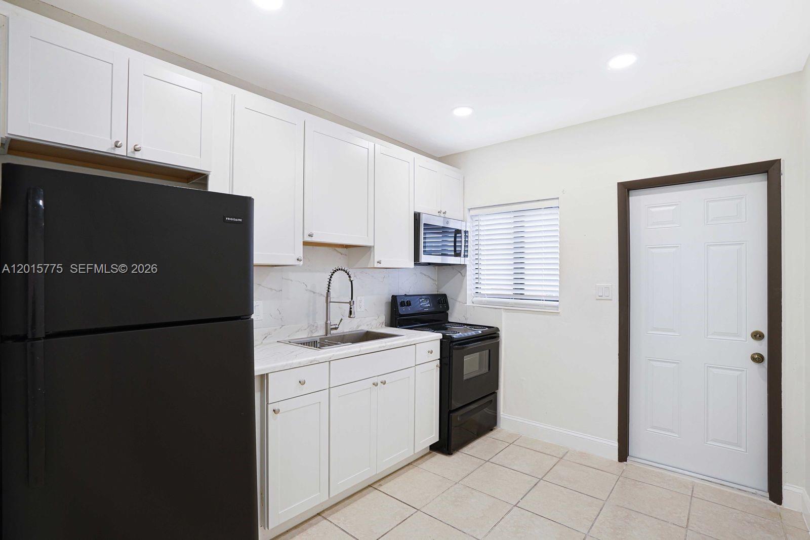 NORTH LAUDERDALE - Residential Lease