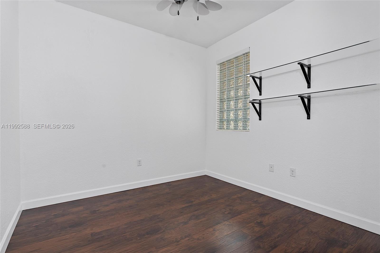 FONTAINBLEAU LAKES COURTY - Residential