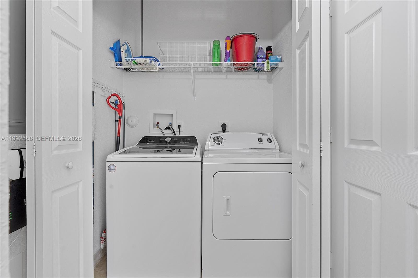 FONTAINBLEAU LAKES COURTY - Residential