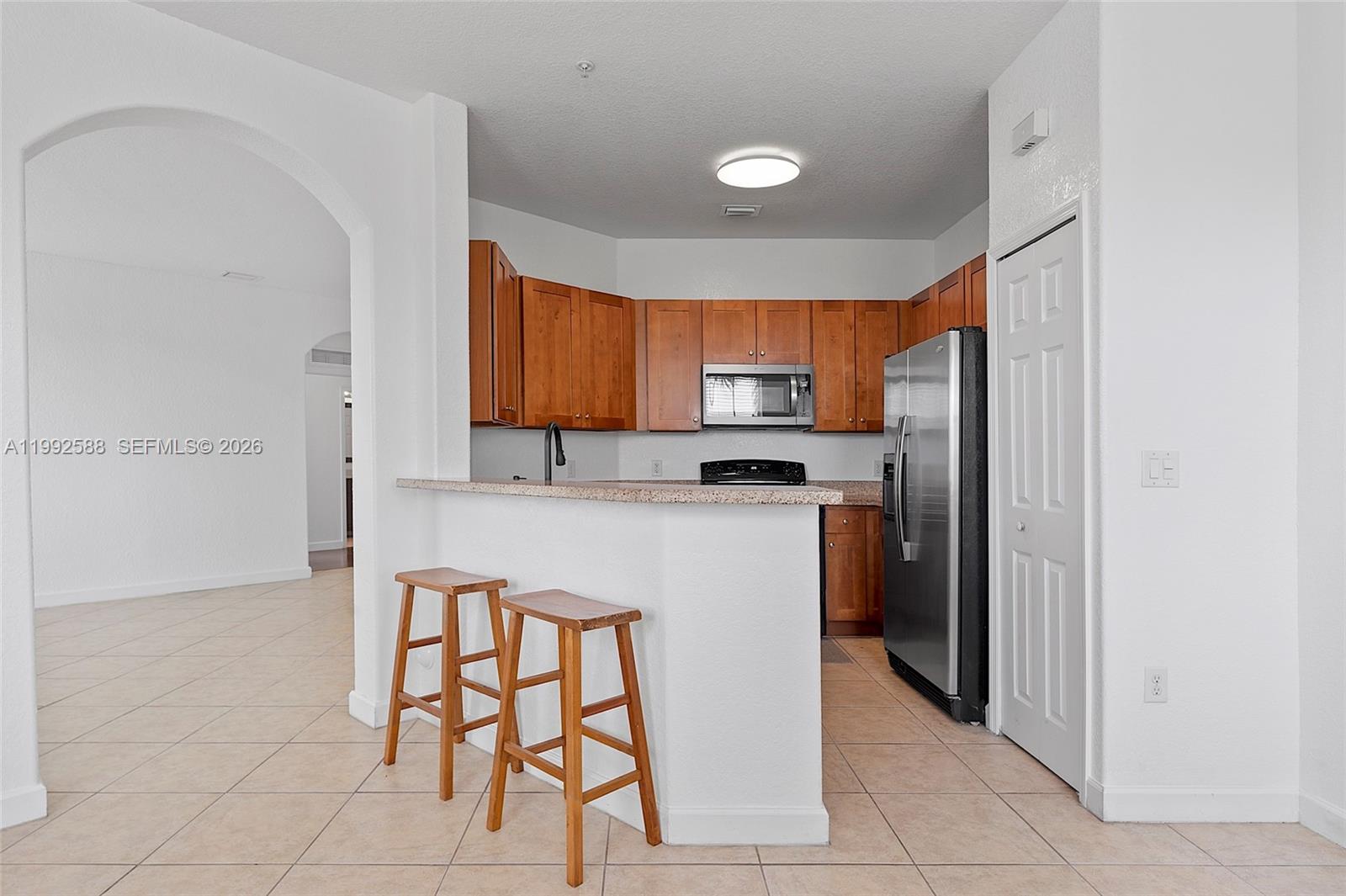 FONTAINBLEAU LAKES COURTY - Residential