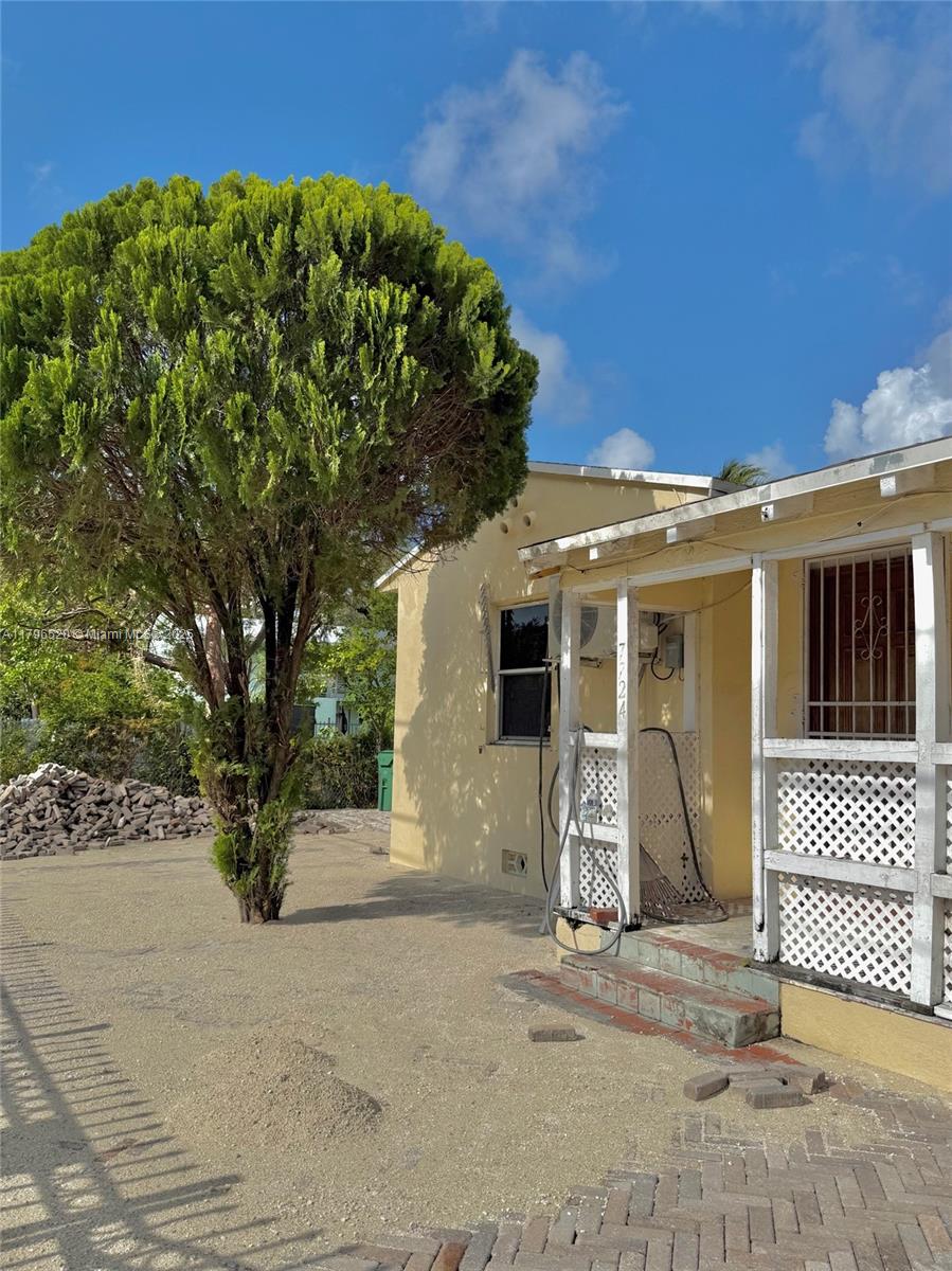 Rental Property at 7724 Ne 1st Ave C, Miami, Broward County, Florida - Bedrooms: 2 
Bathrooms: 1  - $2,200 MO.