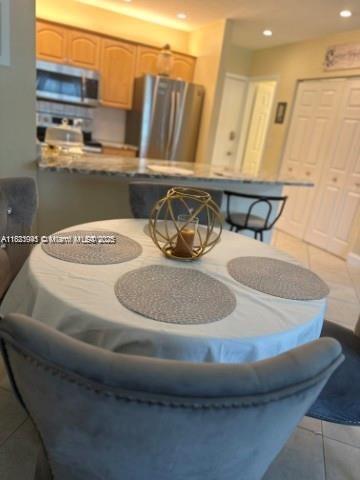 MAYFAIR APT CO-OP - Residential