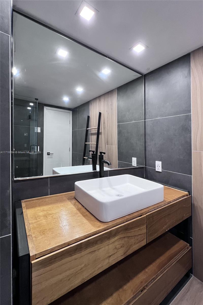 DORSEY ARMS CONDO - Residential