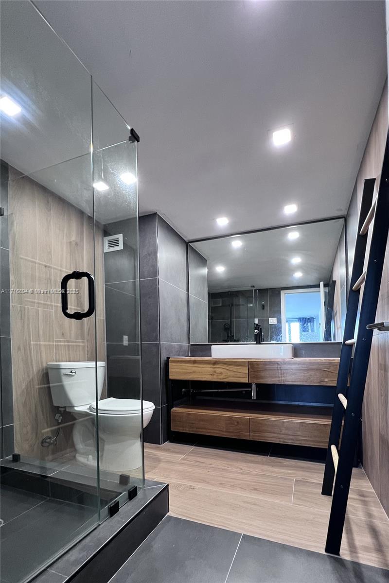 DORSEY ARMS CONDO - Residential