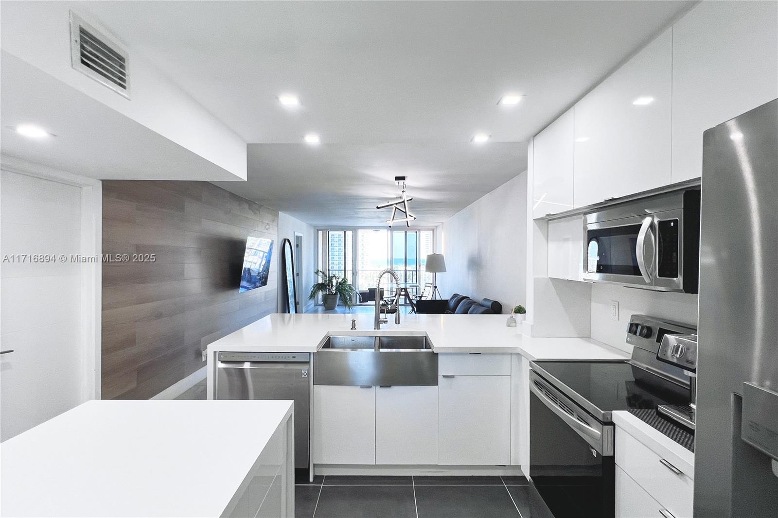 DORSEY ARMS CONDO - Residential