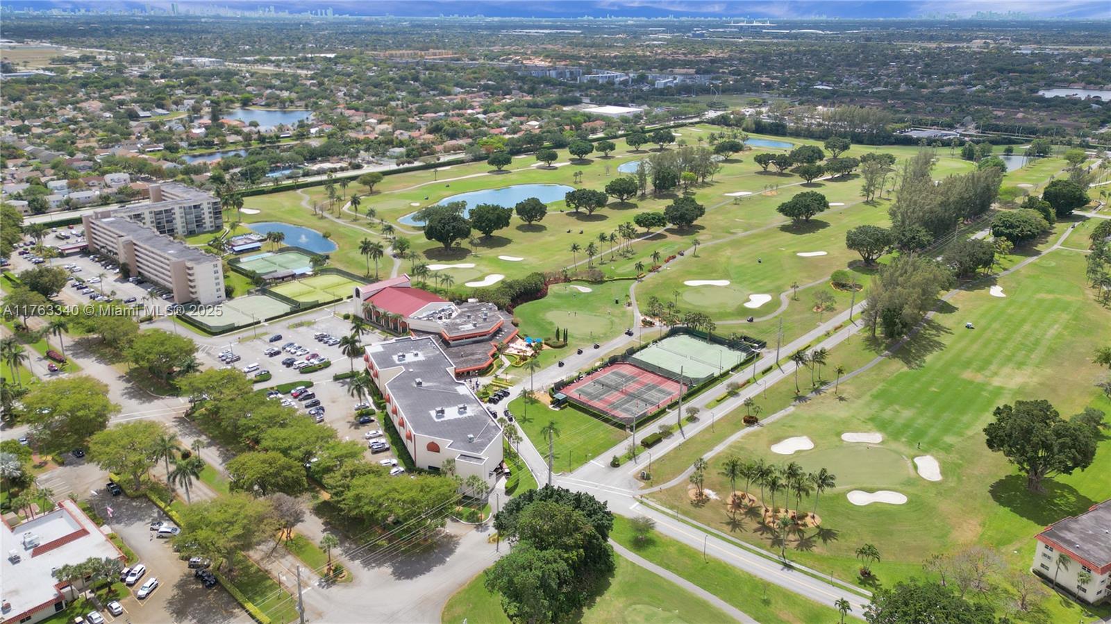 HOLLYBROOK GOLF AND TENNIS - Residential