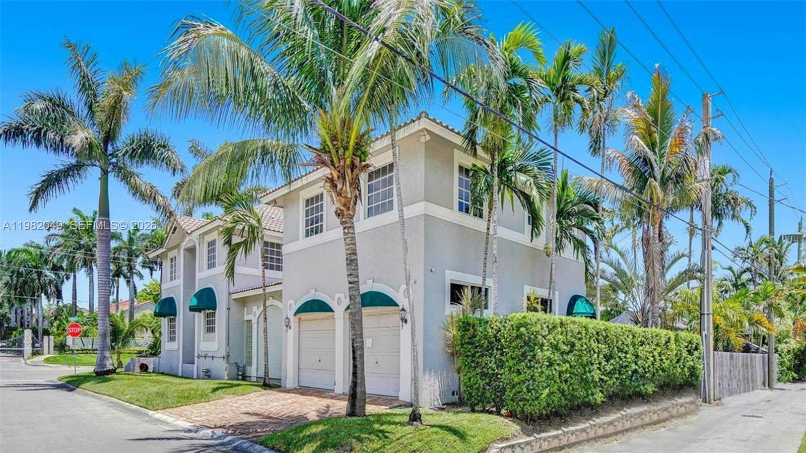 HOLLYWOOD LAKES SECTION - Residential