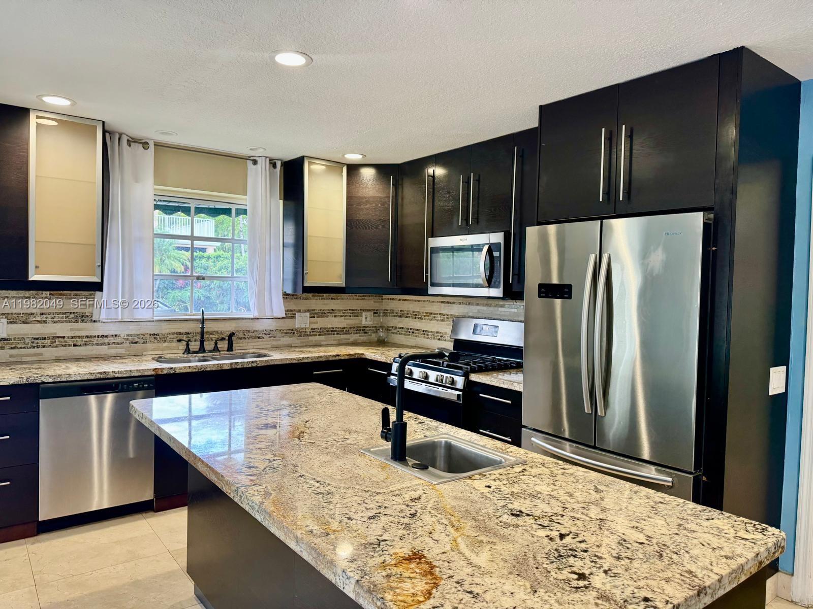 HOLLYWOOD LAKES SECTION - Residential