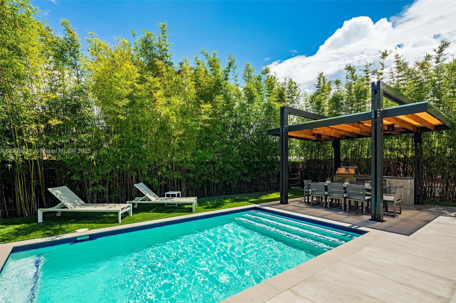 8600 EAST DIXIE - Residential